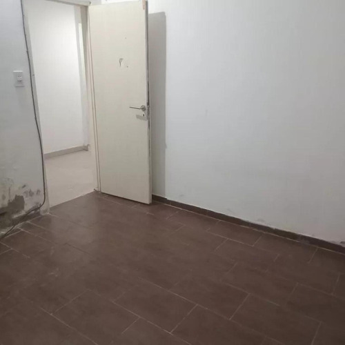 Casa En Venta - 2 Dormitorios 1 Baño - Cochera - 120mts2 - Rafael Castillo