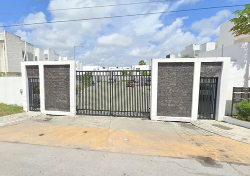 Sk01- Casa En Remate Bancario En Priv. Chinak Meru, Cancun, Qroo. (65% Debajo De Su Valor Comercial, Solo Recursos Propios)