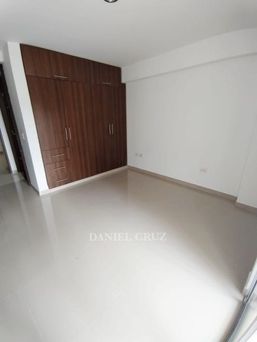Imagen 5 de 9 de Venta Apartamento Urb La Playa