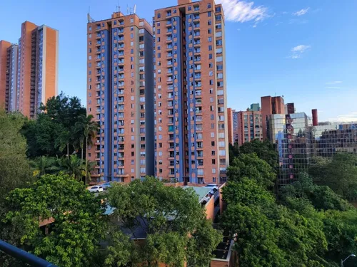 Apartamento En Arriendo En Castropol. Cod A16730