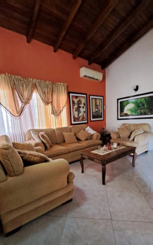 Alquiler Casa Urb. Doña Gladys