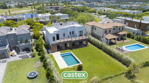 Casa A La Venta En El Barrio Golf De Nordelta. Retasada.