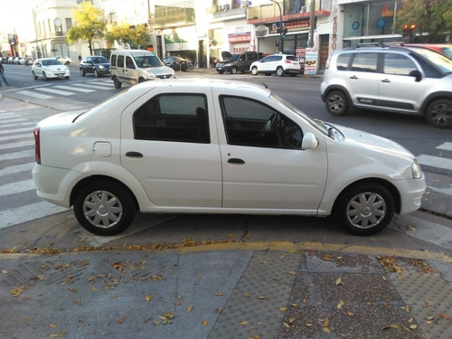 Renault Logan 2010 1.6 Pack Gnc Blanco