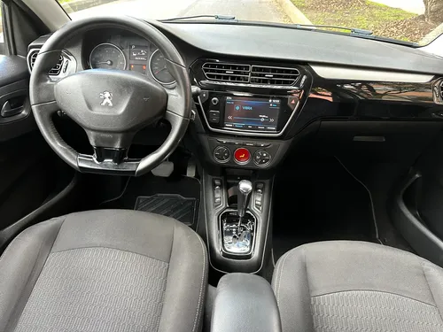 Peugeot 301 1.6 Allure Automático