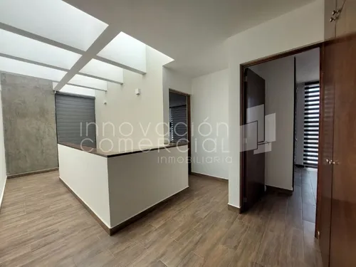 Casa En Renta En Altozano, Con 4 Recámaras, 4 Baños Y Fire Pit