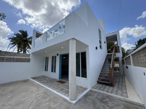 Casa En Venta De Dos Planta A 3 Cuadras Del Mar De Telchac Puerto.