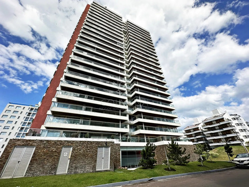 Piso Alto En Icon Brava