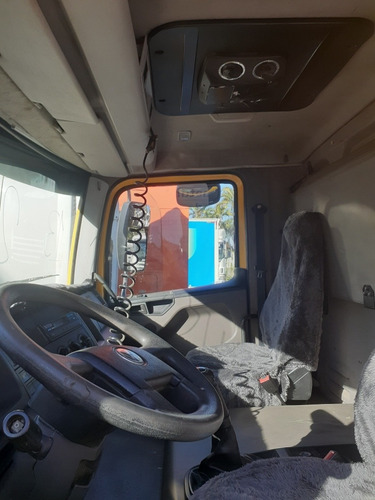 Vw Costellation 24-280 6x2 2013