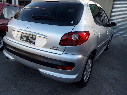Peugeot 207 2011 1.4 Sedan Hdi Xs