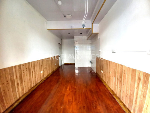 Atractivo Local Comercial / Manuel Rodríguez