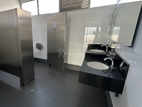 Local En Arriendo En Centro. Cod A776143