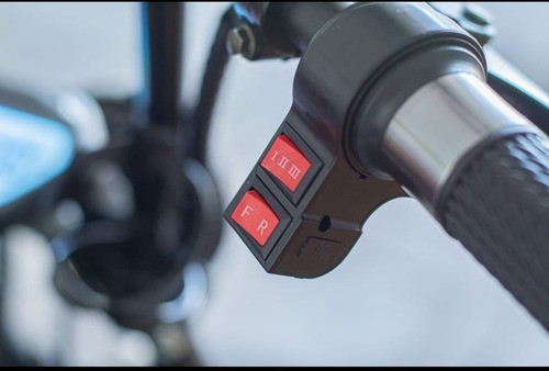 Imagem 3 de 5 de Triciclo 2500 Gloov