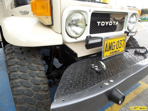 Imagen 23 de 25 de Toyota Land Cruiser Estacas