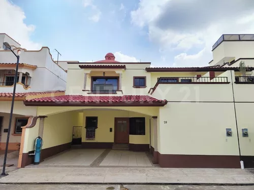 Casas en Renta en Tabasco, 3 recámaras | Metros Cúbicos