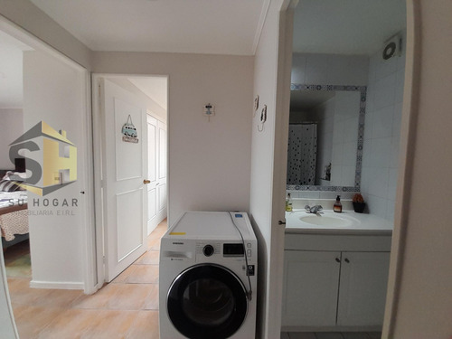Se Vende Bonito Dpto A Metros De Playa Amarilla, Concón.