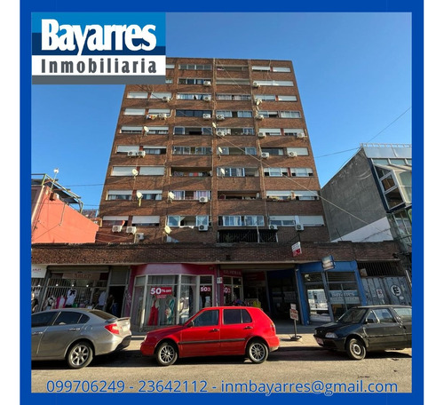 Vendo Apartamento En Torre María Elena De 2 Dormitorios Con Terraza.