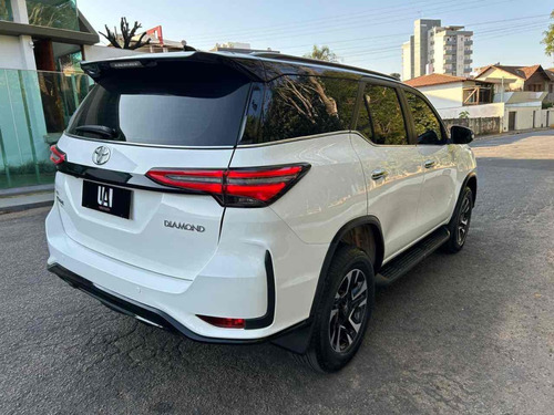 Toyota Hilux SW4 2.7 SR 7 LUGARES 4X2 16V FLEX 4P AUTOMÁTICO
