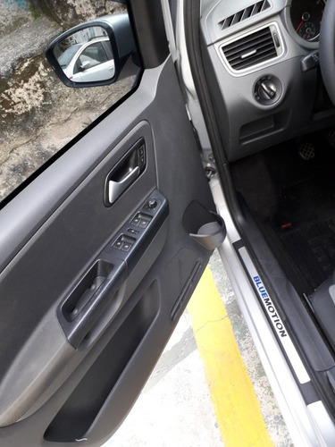 Volkswagen Fox 2014 1.0 12v Bluemotion Total Flex 5p
