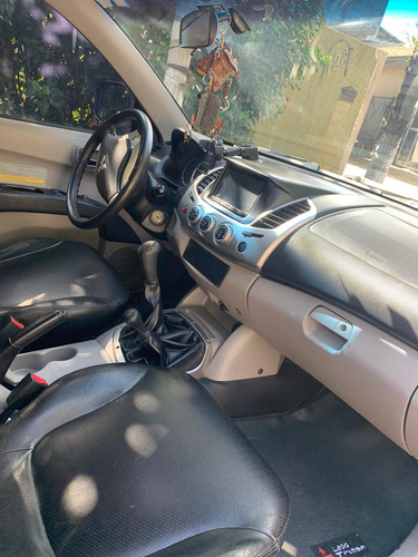 Mitsubishi L200 3.2 Triton Hpe Cab. Dupla 4x4 4p