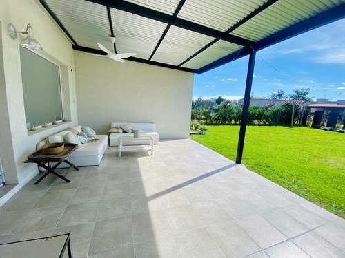 Imagen 28 de 30 de Vendo Casa Toda En Una Planta, 3 Habitaciones 2 Baños Y Toilette, Piscina Ya Terminada!
