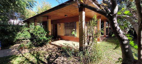 Venta De Chalet 4 Ambientes En Luis Guillon