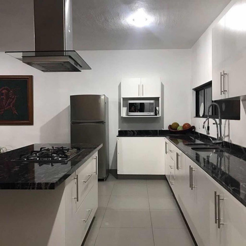 Casa De 3 Recámaras 3 Baños Completos Y Un Medio Baño