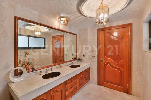 Imagen 20 de 24 de Residencia En Venta En Jardines Del Pedregal.