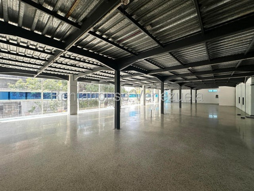 Francisco Rojas Norscia Rentahouse 2 5-1 8 6 3 1 Alquila Amplio Local Comercial En Pleno Centro De Barquisimeto, Cerca De La Plaza Bolivar, Con 246mts2, Estacionamiento, Ideal Para Gimnasio Llama Ya!