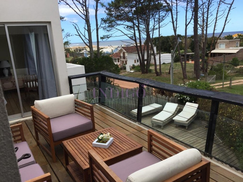 Venta Y Alquiler En Pleno Montoya, Casa De 6 Dormitorios Mas Servicio.- Ref: 473