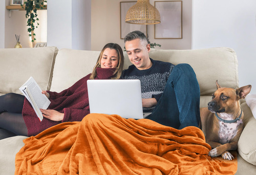 Colcha Polar Blanket Utopia, Tamaño King, Color Naranja Quem