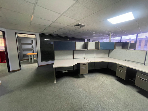 Se Alquila La Trinidad Oficinas De 80, 200 Y 219 M2