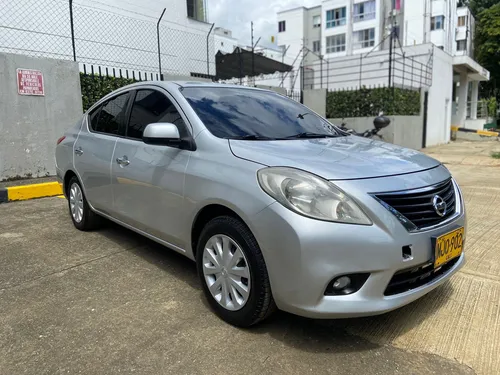 Nissan Versa 1.6 Sense