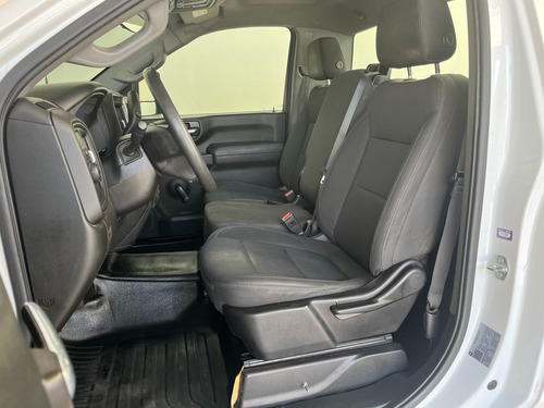 Chevrolet Silverado 6.6 3500 Chasis Cab V8 At