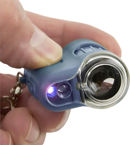 Lente de bolso Carson Microscope Micro Mini 20x Chaveiro UV cor azul