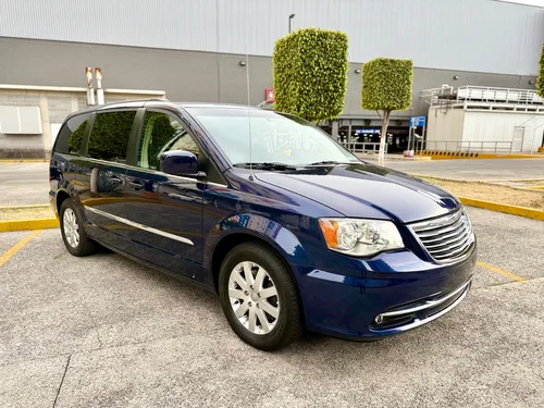 Chrysler Town & Country 3.6 Touring Piel Mt