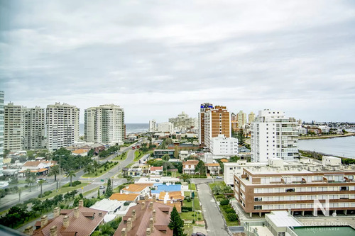 Espectacular Apartamento De 3 Suites En Venta Frente Al Mar
