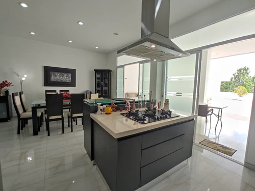 Imagen 3 de 20 de Cf. Se Vende Casa En Colinas De Pirineos, Sector Mirador.