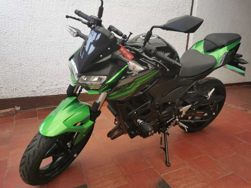 Kawasaki Z400 Negra