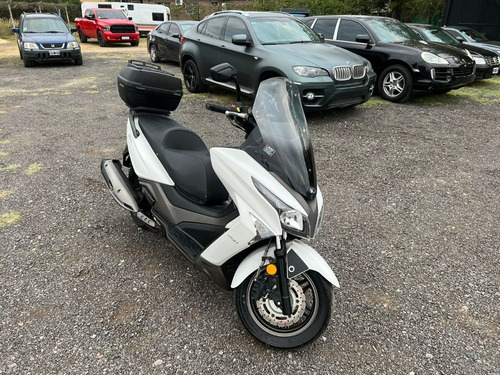 Imagen 12 de 17 de Kymco 250 Xtown