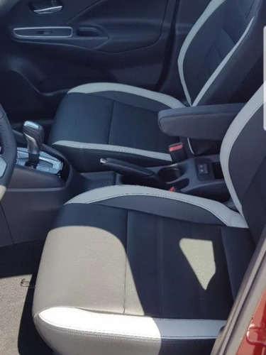 Imagen 9 de 15 de Nissan Versa 2023 1.6 Exclusive At