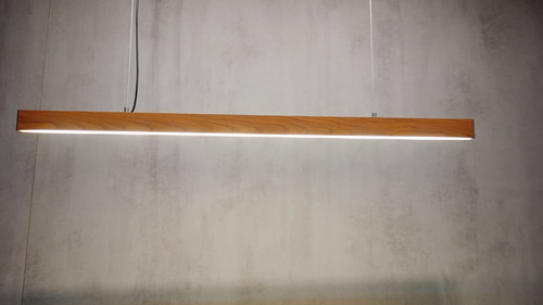 Colgante Lineal Led Símil Madera. 114cm Símil Madera. Luz Neutra