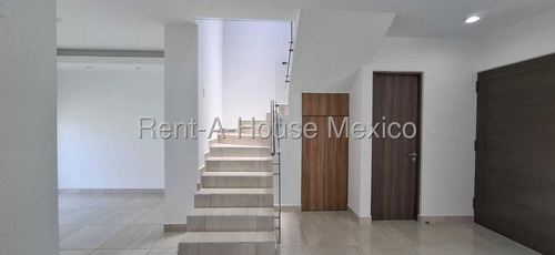 Se Renta Casa A Estrenar En Zaru, Ofrece 3 Recamaras, Amplios Espacios Qh 25-3306/1191