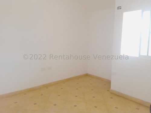 Imagen 4 de 9 de Casa En Venta Coro Conjunto Privado Av. Ramon Antonio Medica 04126887776 22-28289