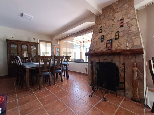 Casa En Venta Urb Los Robles 1317m2 De Terreno El Hatillo Caracas