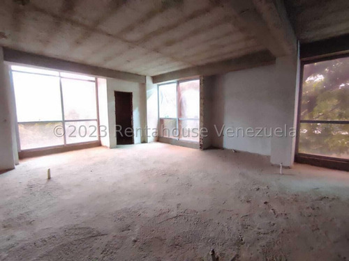 Espectacular Oficina En Venta, Ubicada En La Zona Norte De La Ciudad De Maracay, La Arboleada. Ideal Para Comenzar O Expandir Tu Negocio 24-1270 Irrr