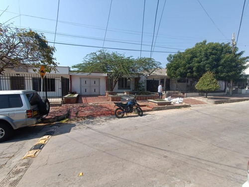 Casa En Arriendo En Barranquilla Paraíso. Cod 87807