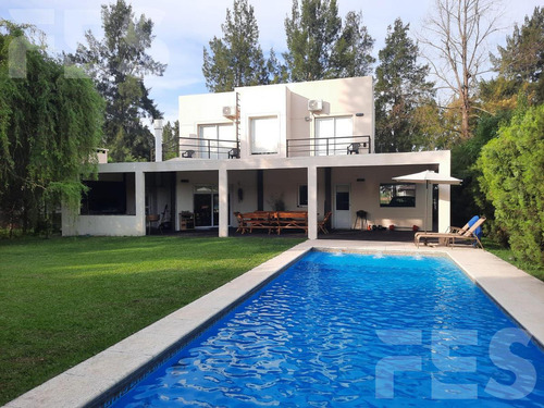 Venta Casa 4amb Club De Campo El Lauquen