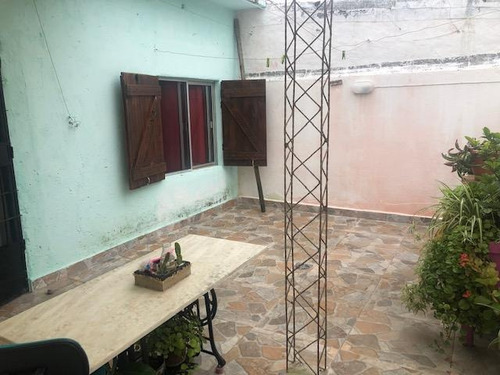 Imagen 9 de 12 de Abipones Y Milán. Casa P.h. Al Fte. Muy Buen Estado
