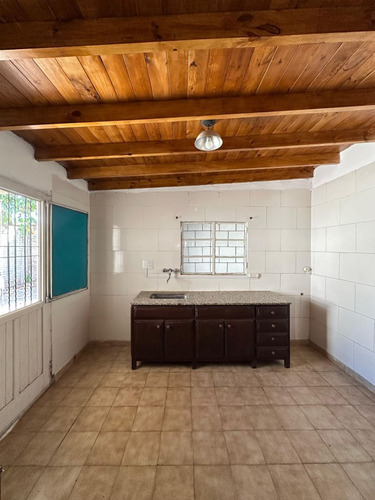 Casa En Alquiler En 20 De Junio N°29, Belen De Escobar
