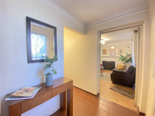 Casa En Venta De 3 Dorm. En Las Condes